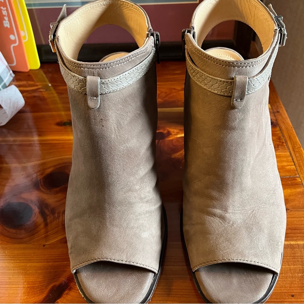 Larah by Nurture Taupe Nubuck Leather Booties Womens Size 8.5 Heel Toe Cutouts